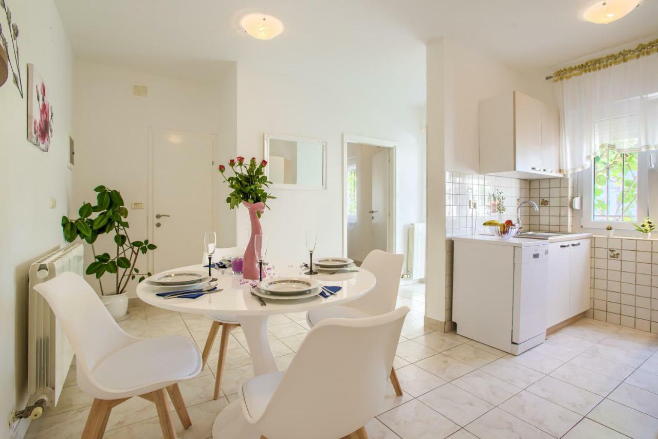 Apartman Paola Pula Buitenkant foto