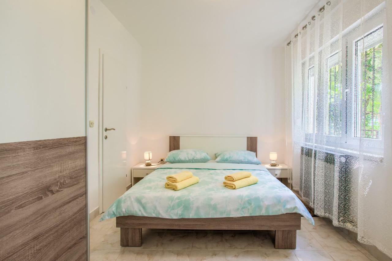 Apartman Paola Pula Buitenkant foto