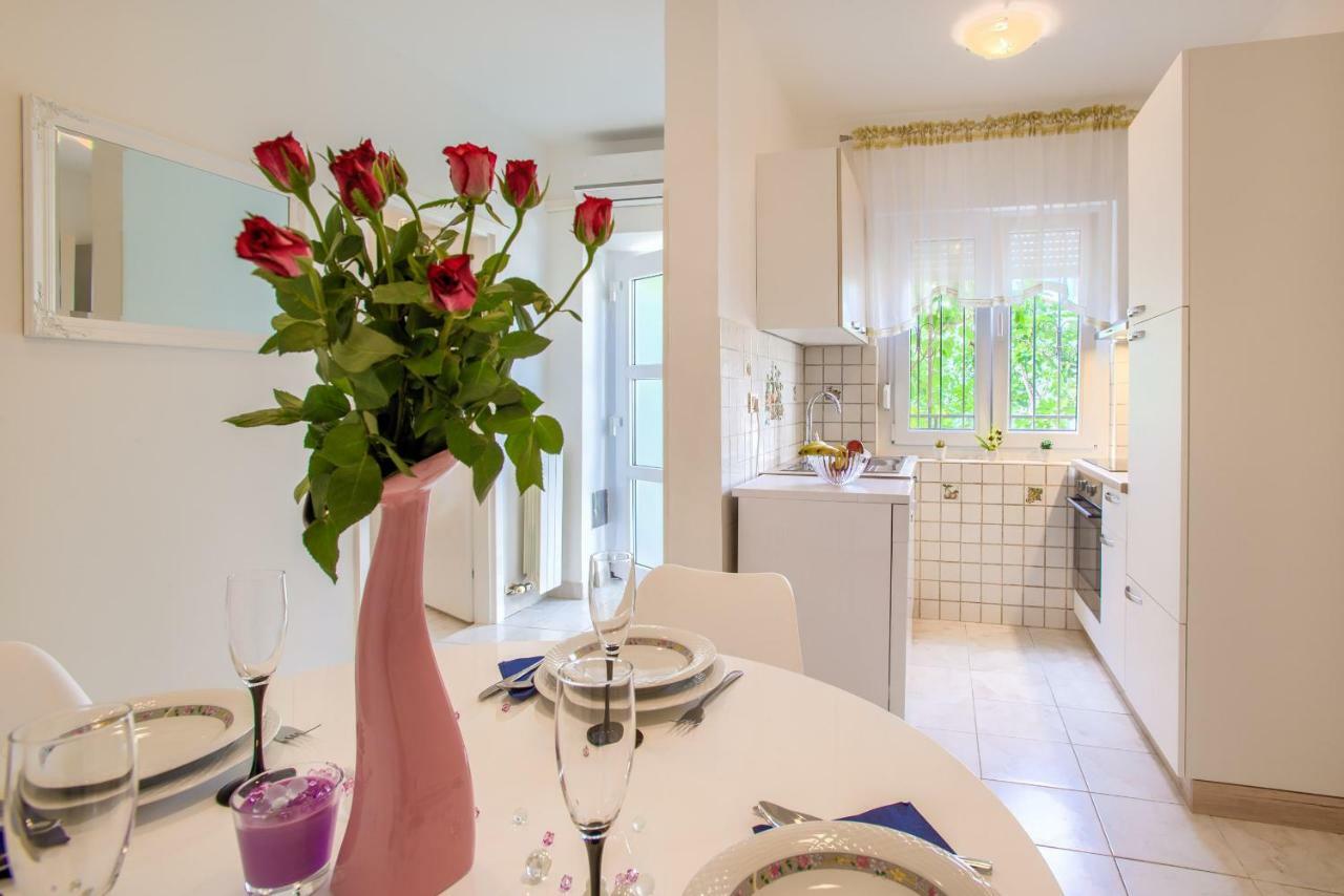 Apartman Paola Pula Buitenkant foto