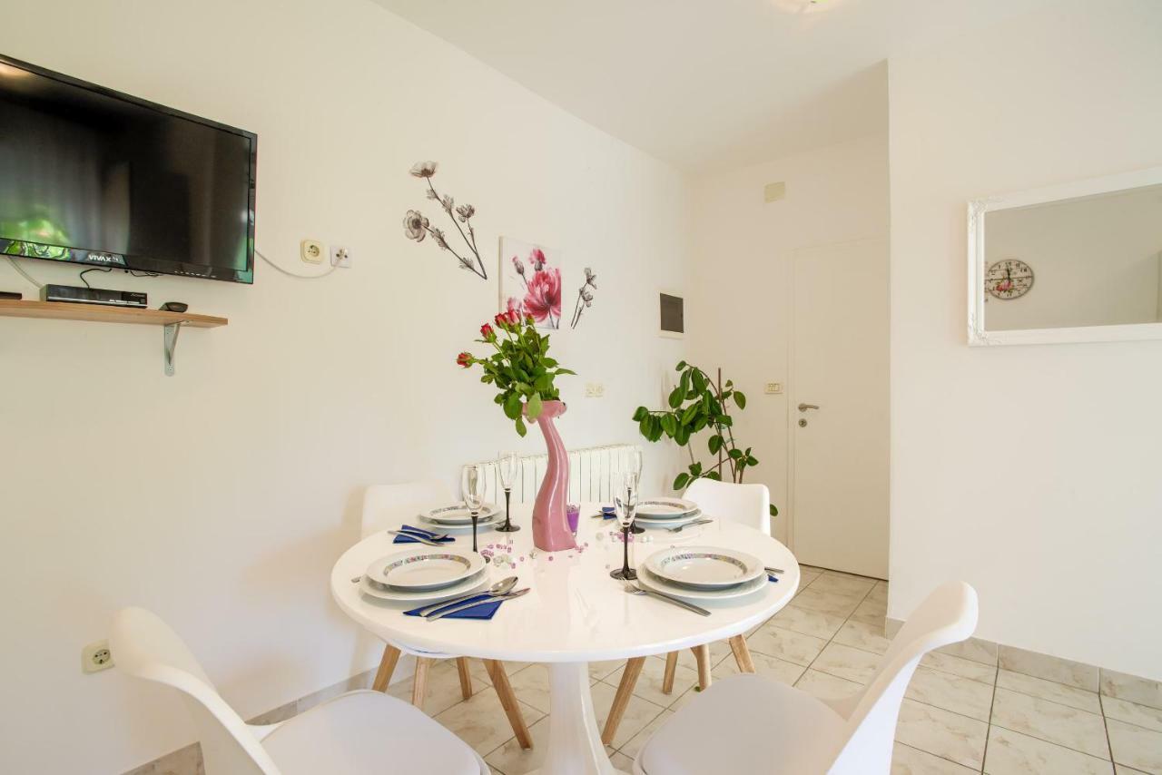 Apartman Paola Pula Buitenkant foto