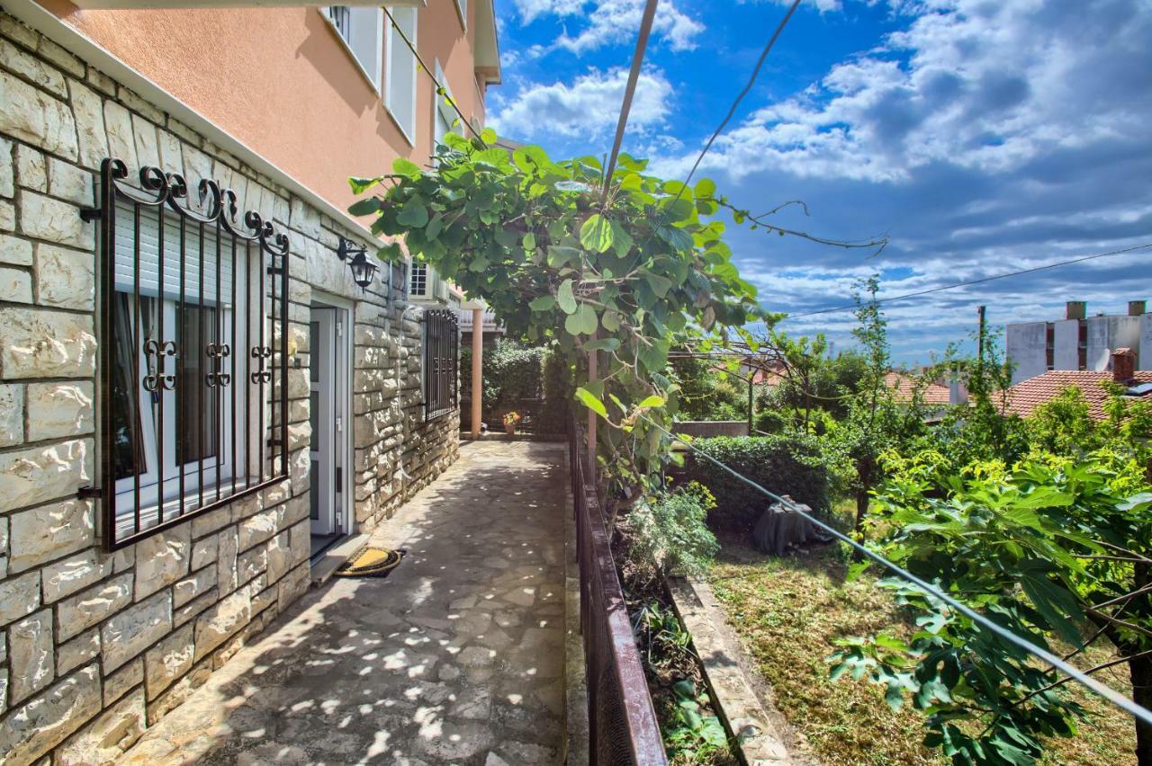 Apartman Paola Pula Buitenkant foto