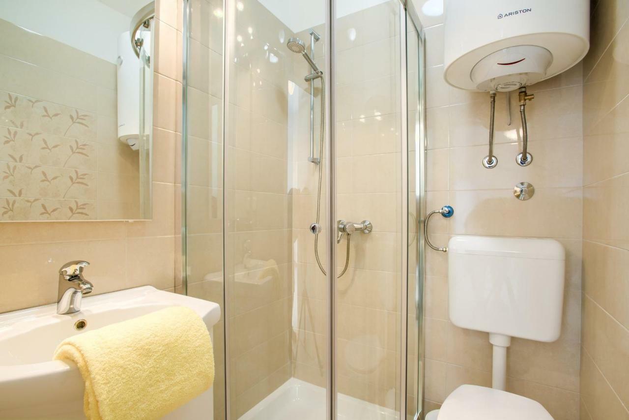 Apartman Paola Pula Buitenkant foto