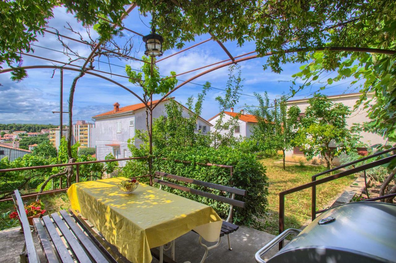 Apartman Paola Pula Buitenkant foto