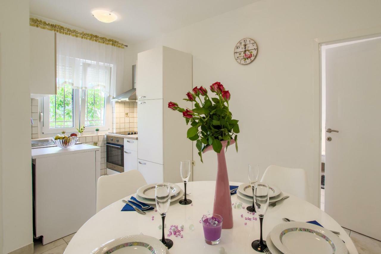 Apartman Paola Pula Buitenkant foto