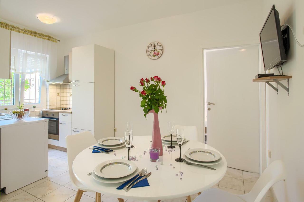 Apartman Paola Pula Buitenkant foto