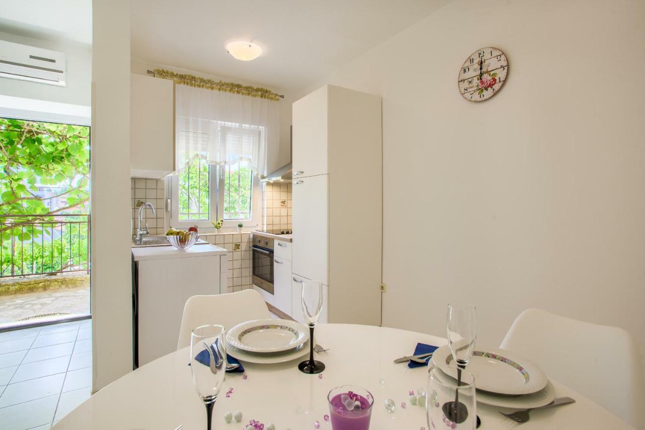 Apartman Paola Pula Buitenkant foto